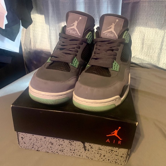 Jordan 4 Green Glow Size 10